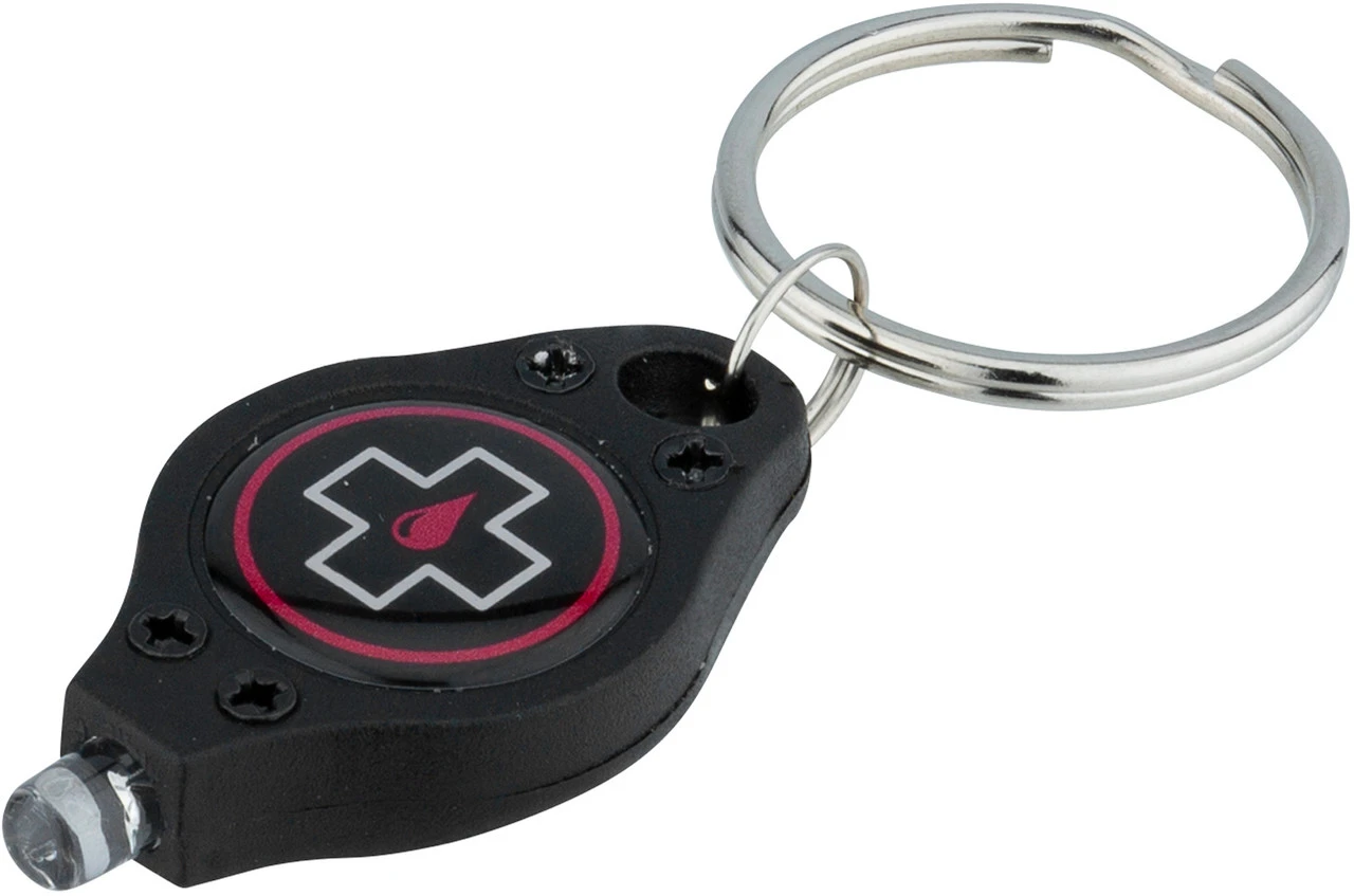 Muc-Off C3 Ceramic Wet Lube Kettenschmiermittel Mit UV-Lampe 4 Muc-Off C3 Ceramic Wet Lube Kettenschmiermittel Mit UV-Lampe – Bild 2